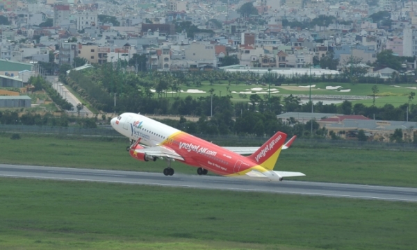 Chỉ 5 phiên giao dịch, 'vốn hóa' VietJet Air vượt Vietnam Airlines
